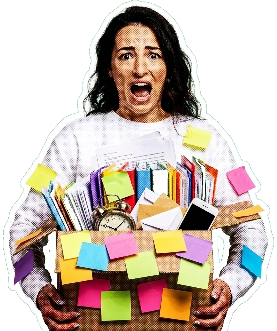 Isabel com uma caixa a abarrotar de papéis, pastas e post-its em desordem